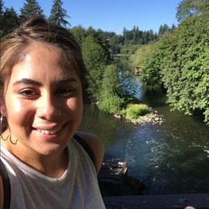 Meet your Posher, Abigail